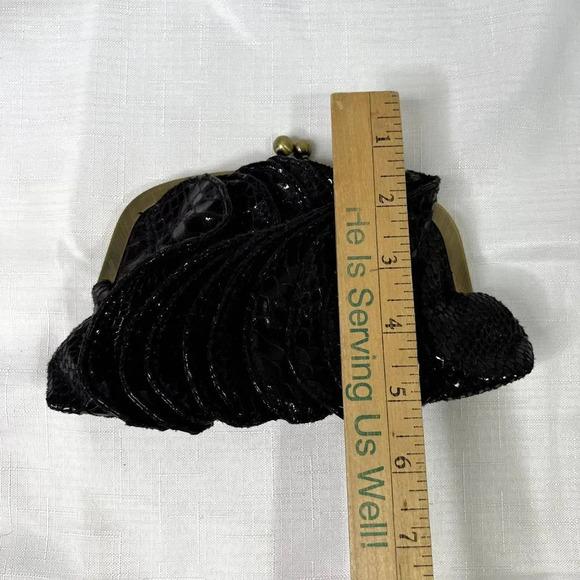 Avon Small Black Ruffle Clutch with Kiss Lock - Picture 9 of 12